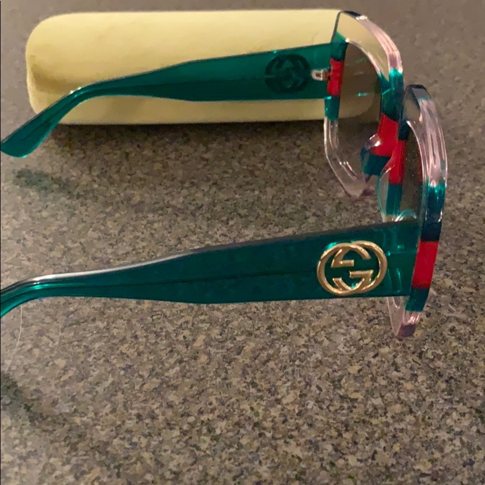 Gucci sunglasses - Picture 2 of 5